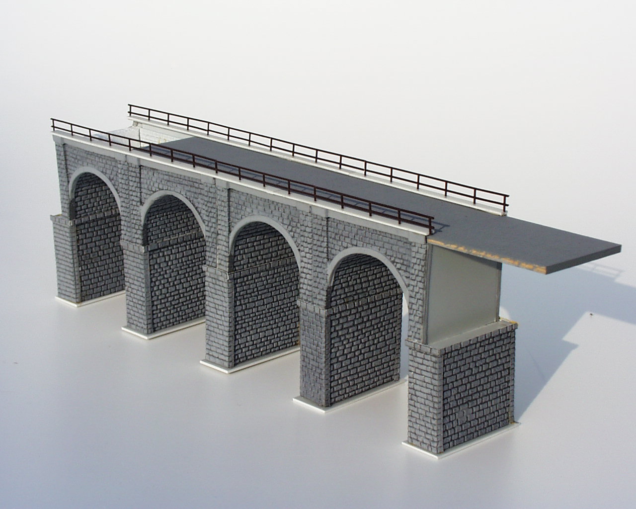 Viadukt 4 oblouky kamenný š.mostovky 75mm