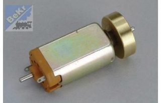 Motor se setrvačníkem