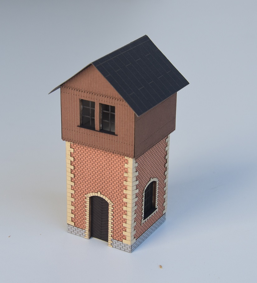 BuBi-model TT60128 Vodárna malá, 40 x 40 x 105mm, barvená stavebnice Laser-Cut