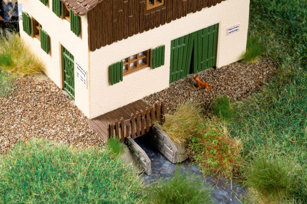 Auhagen 13351 Propan-butanová čerpací stanice stavebnice