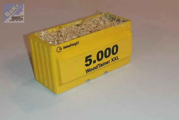 BuBi-model H070070 Kontejner na štěpky WoodTainer 5.000XXL, ložený štěpkami, sestavený a nabarvený model Laser-Cut