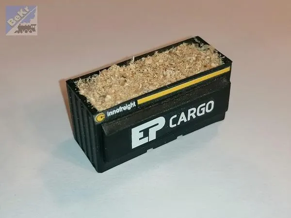 BuBi-model H070068 Kontejner na štěpky EP CARGO, ložený štěpkami, sestavený a nabarvený model Laser-Cut
