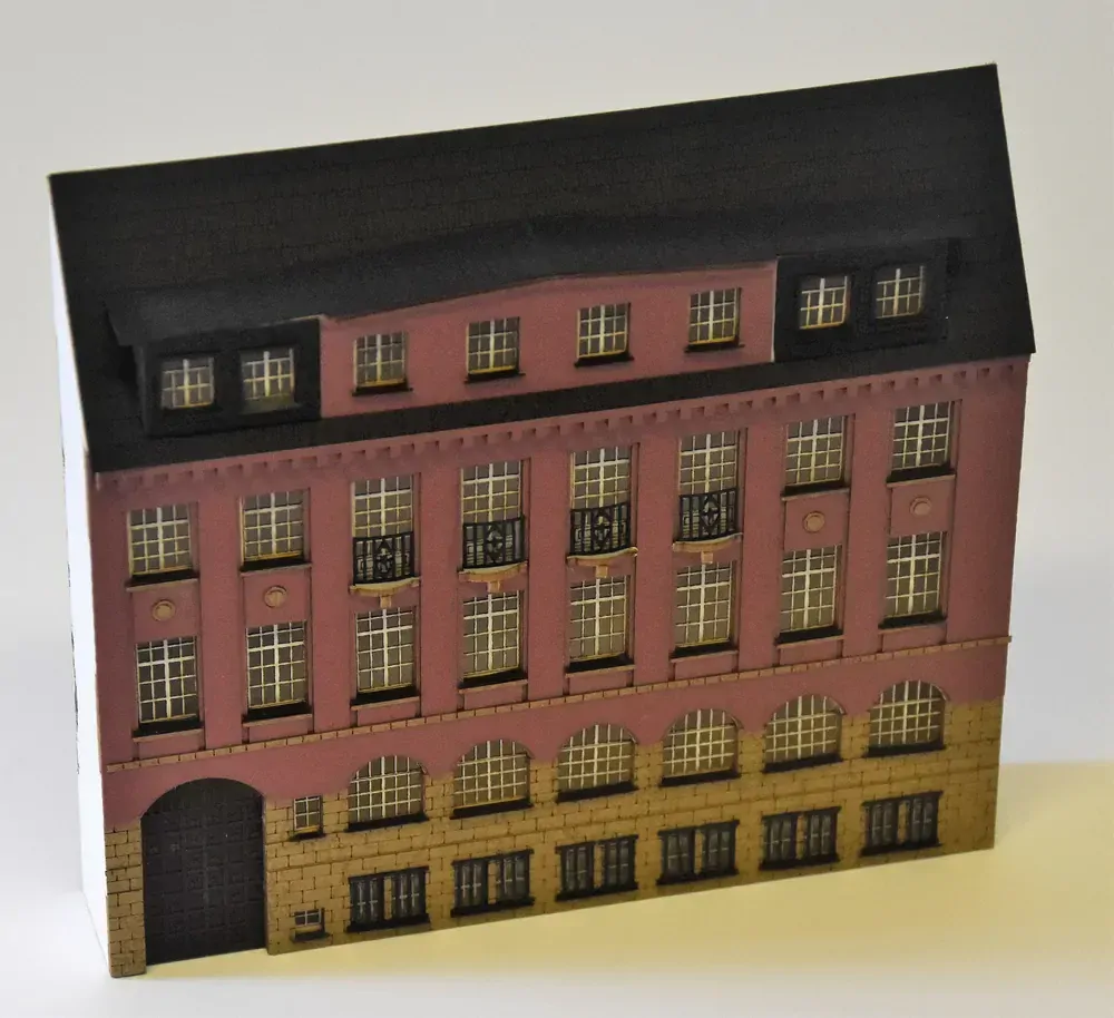 BuBi-model TT60173 Dům Schillerstrasse č.11 - poloreliéf, 160 x 25 x 140mm, barvená stavebnice Laser-Cut !!! AKCE !!!
