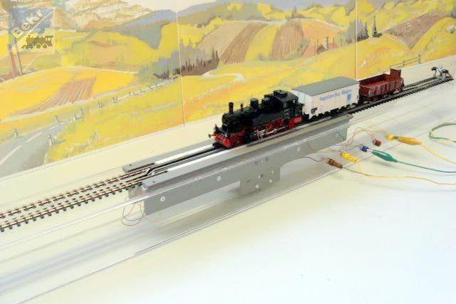 LUX-Modellbau 9301.7 Čistící zařízení pro všechna dvojkolí lokomotiv a vozů H0 s dekodérem