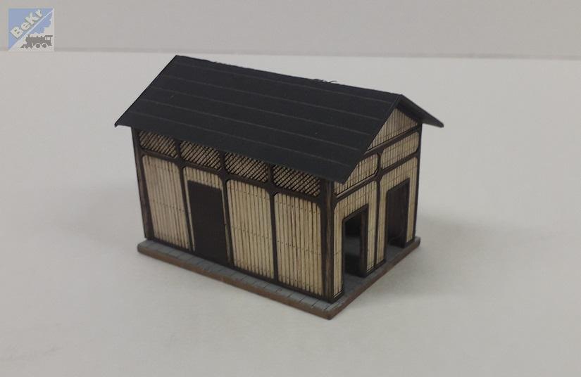 BuBi-model TT60111H Nádražní dřevěné toalety, 48 x 35 x 40 mm, hotový, sestavený a nabarvený model Laser-Cut