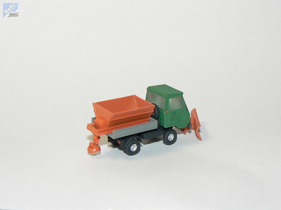 AP modely 4600 Multicar M-25 sypač s pluhem, stavebnice z resinu