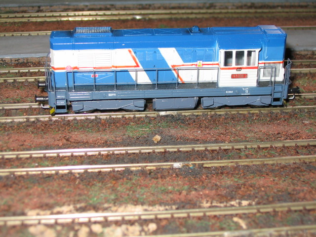 DK-model TT0206 Motorová lokomotiva řady 743 (T466.3), stavebnice z leptaného plechu