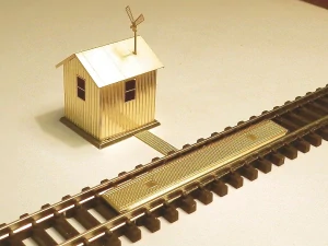 Miniatur MN09 Vagonová váha s dřevěným domkem, stavebnice z leptaného plechu