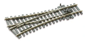 Peco SL-E97 Symetrická výhybka, úhel rozevření 24°, R 610 mm, délka 148 mm, vodivá srdcovka