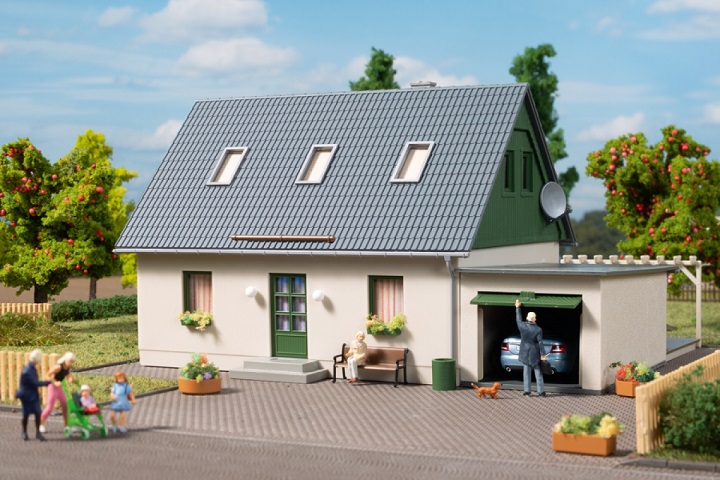 Auhagen 11454 Rodinný dům s garáží a terasou, stavebnice