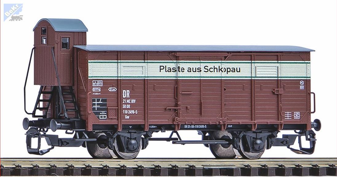 Piko 47762 Uzavřený 2-osý vůz Gw s brzdařskou budkou „Plaste aus Schkopau“ DR