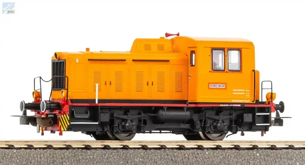 Piko 52749 Dieselová lokomotiva "Kaluga" TGK2 Bundeswehr
