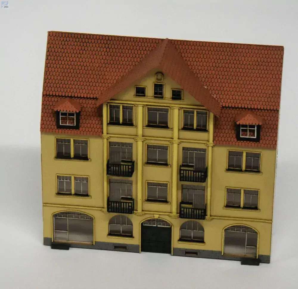BuBi-model TT60185 Dům Schillerstrasse č. 9 - polorelief, 147 x 35 x 142mm, barvená stavebnice Laser-Cut !!! AKCE !!!