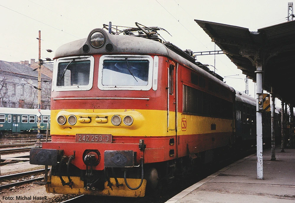Piko 47483 Elektrická lokomotiva 242 253-3 ČSD Plecháč