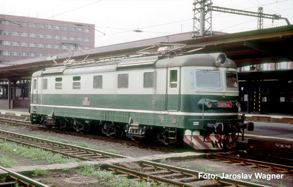 Piko 21024 Elektrická lokomotiva E669.1140 Šestikolák ČSD