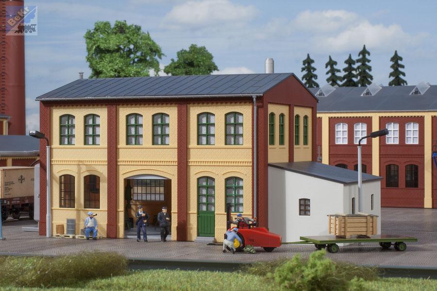 Auhagen 11444 Fabrika kovovýroba, zámečnictví s vnitřním vybavením, stavebnice