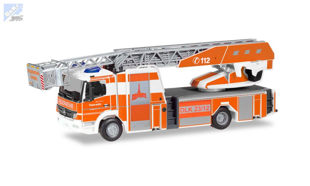Herpa 096119 Otočný žebřík Mercedes-Benz Atego `10 Rosenbauer" Hasiči Kassel "
