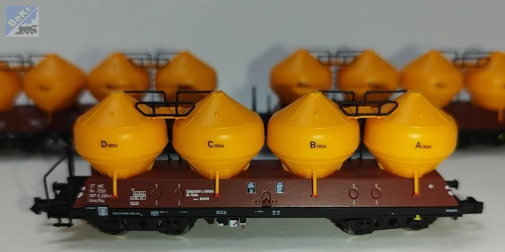Trix 18292 Set šesti nádobových 4-osých vozů Raj (Uacs) ČSD