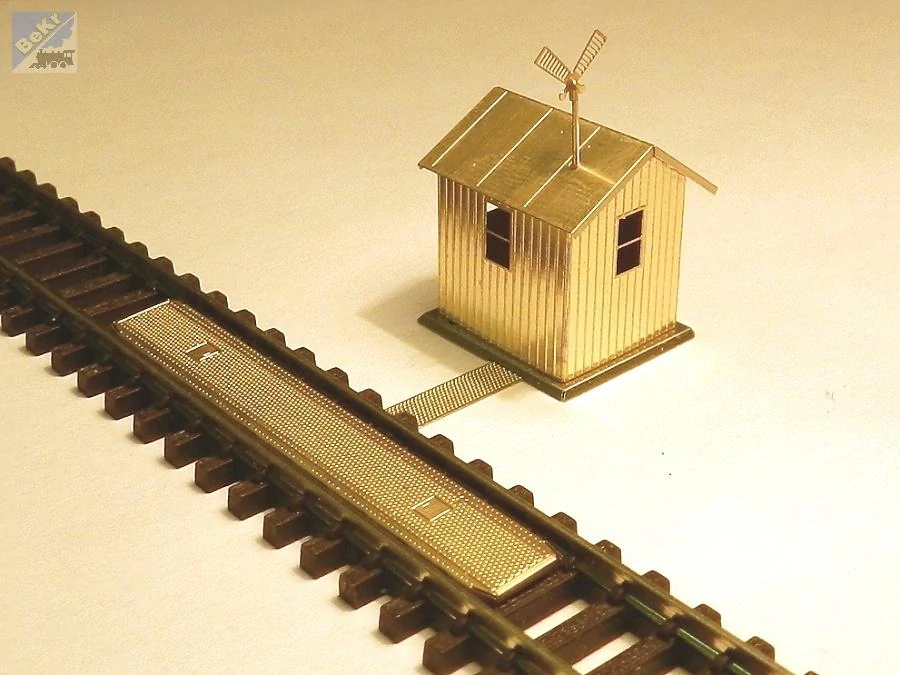 Miniatur MN09 Vagonová váha s dřevěným domkem, stavebnice z leptaného plechu