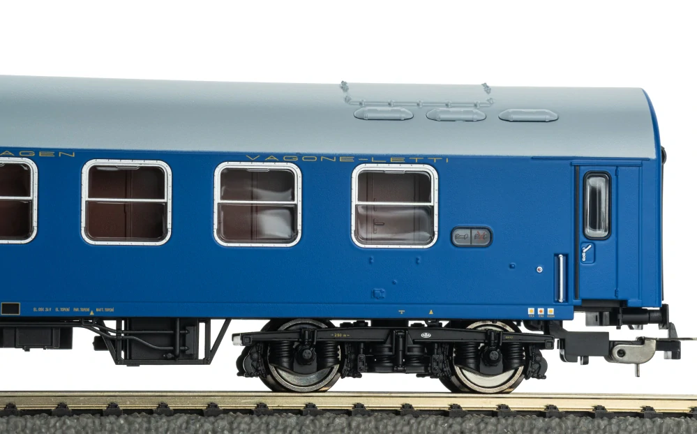 Piko 28319 Set tří lehátkových a lůžkových 4-osých vozů, lehátkový 2. tř. Bcm, lůžkový WLABm, lůžkový WLABmv, "Istropolitan/Dukla" ČSD