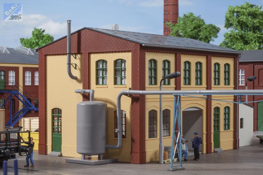 Auhagen 11444 Fabrika kovovýroba, zámečnictví s vnitřním vybavením, stavebnice