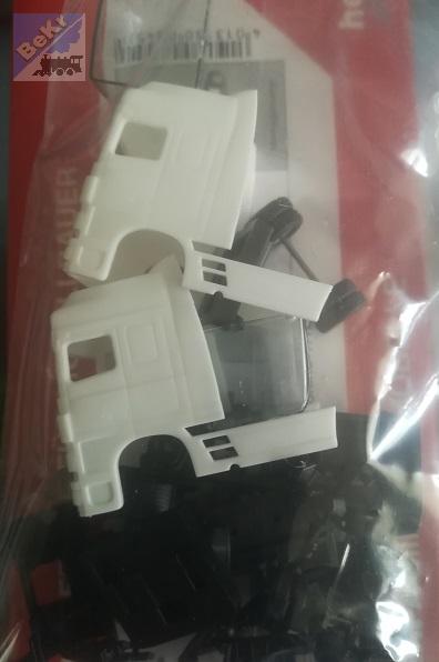 Herpa 084505 Tahač DAF XF 105 SSC, stavebnice 2ks/bal.