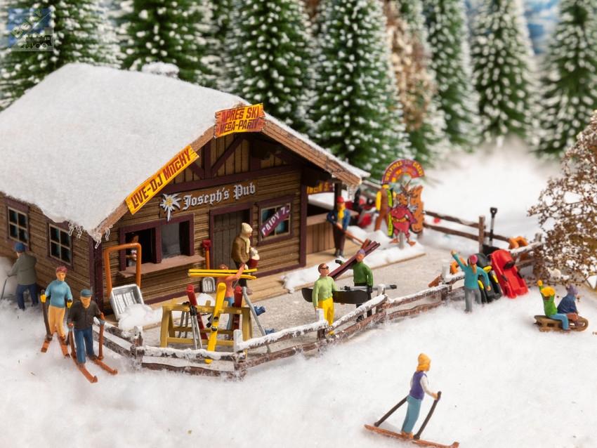 Noch 16220 Set figurek - zimní období + příslušenství, ručně malované