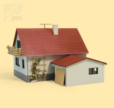 Auhagen 12222 Rodinný dům s garáží 95 x 120 x 80 mm stavebnice