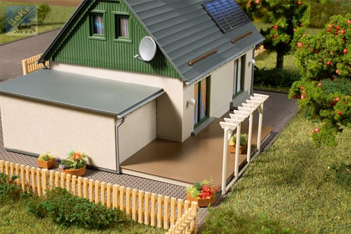 Auhagen 11454 Rodinný dům s garáží a terasou, stavebnice