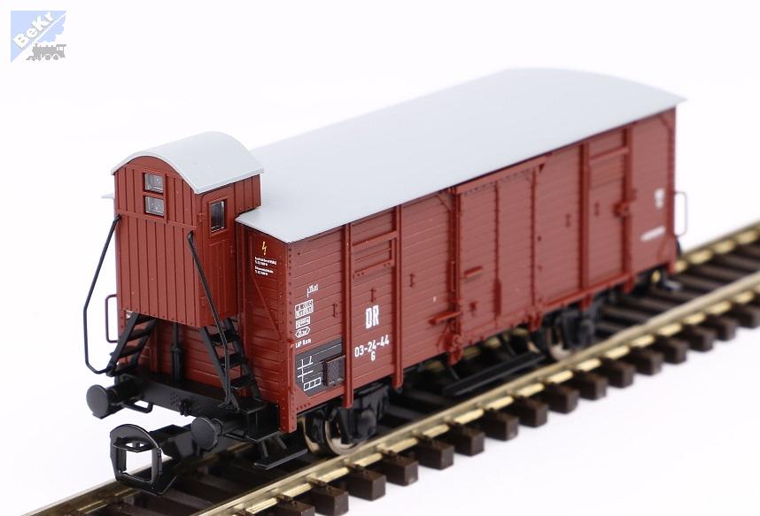 Piko 47760 Uzavřený 2-osý vůz G s brzdařskou budkou DR