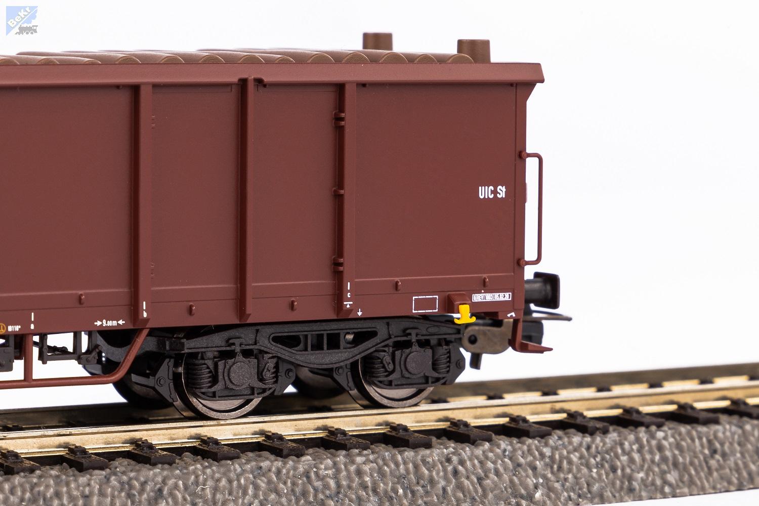 Piko 58235 Set dvou vysokostěnných 4-osých vozů Eaos-x s nákladem dřeva DB !!! AKCE !!!