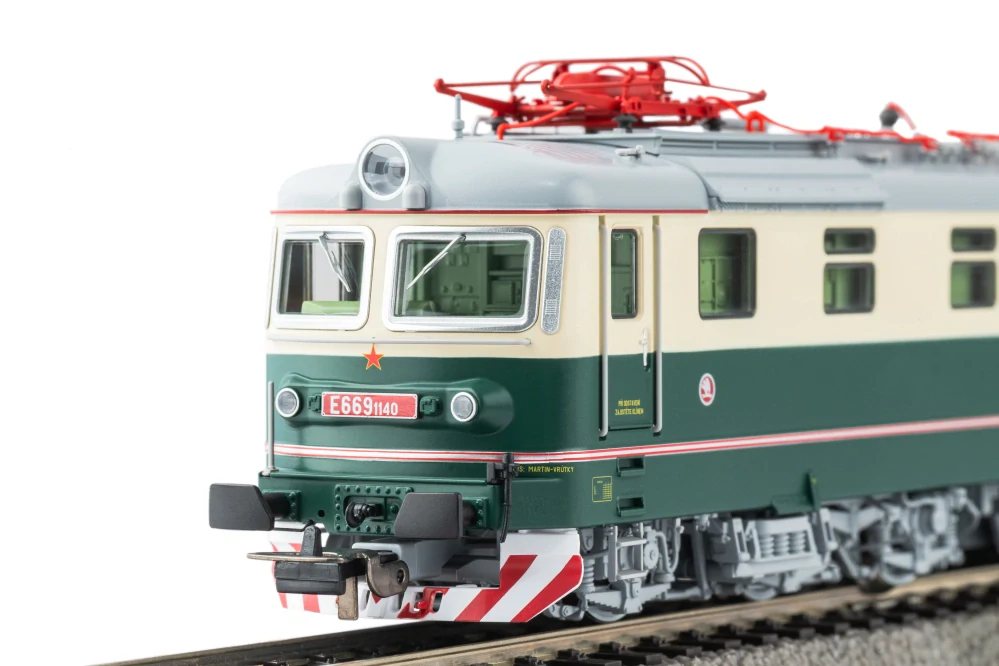 Piko 21024 Elektrická lokomotiva E669.1140 Šestikolák ČSD
