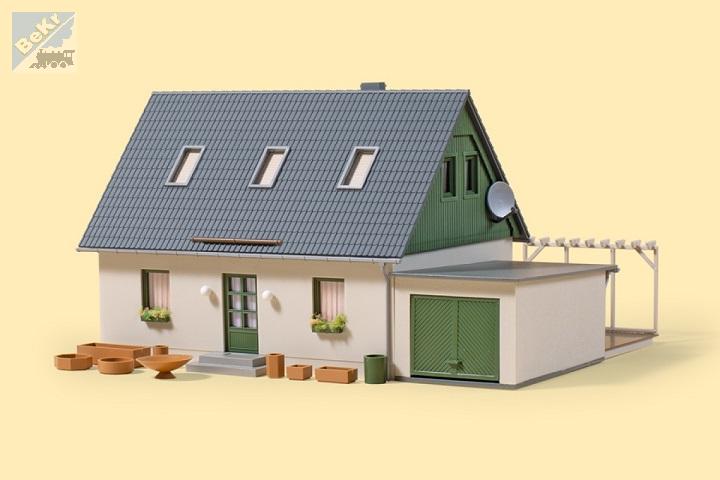 Auhagen 11454 Rodinný dům s garáží a terasou, stavebnice