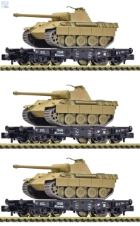 Fleischmann 845606 Set tří plošinových 4-osých těžkotonážních vozů SSys naložený tanky „Panther“ DRB