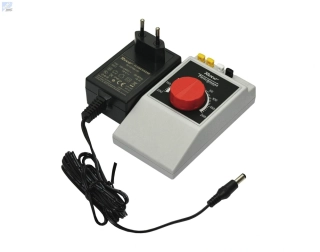Roco 10798 Analogový napájecí transformátor s regulátorem DC 0-14V/0,6A a výstupem pro příslušenství AC 14V/0,85A